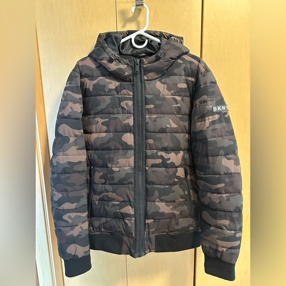 Men’s DKNY Camouflage Puffer Jacket - EUC - Picture 1 of 6
